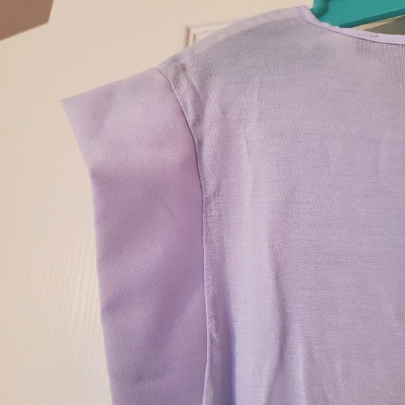 Short Sleeve Blouse - like new - Picture 4 of 4
